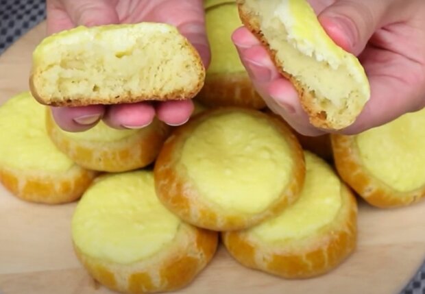 Ватрушки з сиром, кадр з відео