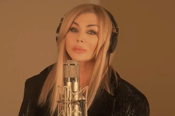Ирина Билык, кадр из клипа на песню "Сніг"