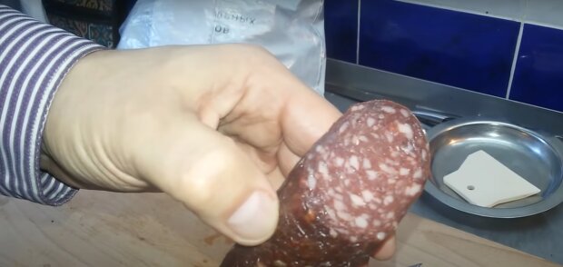 Сыровяленная колбаса