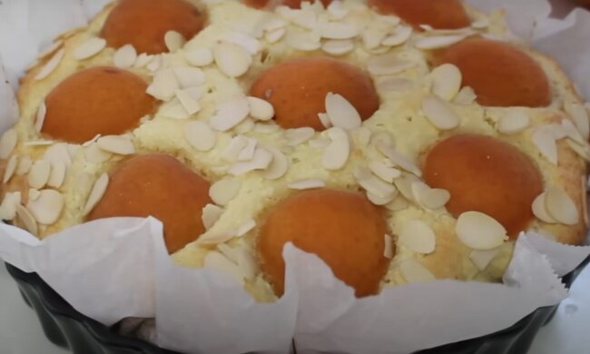 Абрикосовый пирог, кадр из видео