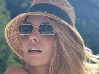 Оля Полякова