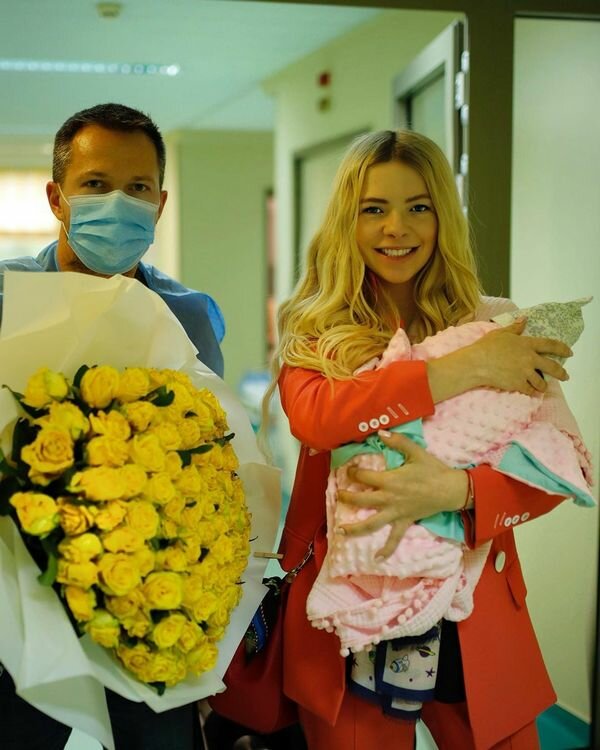 сестра Дмитра Комарова