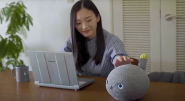 Panasonic створила робота кішку