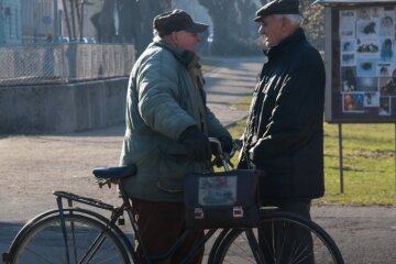 Пенсіонери: скрін з відео