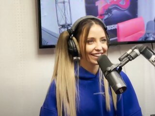 Надя Дорофєєва, скріншот із відео