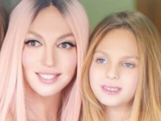 Фото Олі Полякової та її дочок