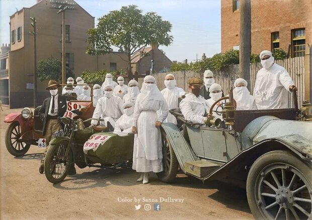 Австралійські медсестри готові боротися з іспанкою, Квітень 1919