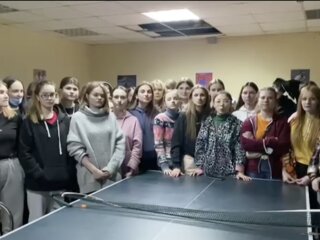 Михаил Поплавский выгоняет детей из бомбоубежища