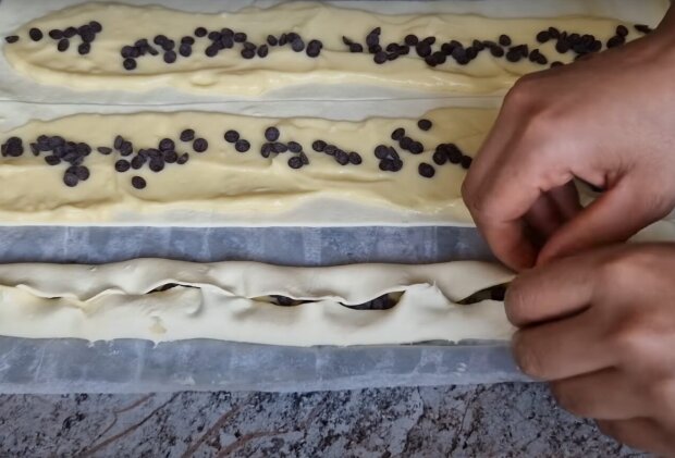 Булочки-равлики, кадр з відео