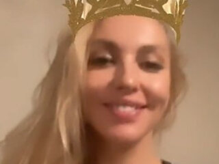 Оля Полякова