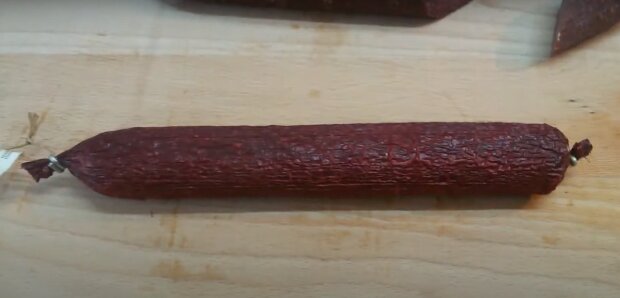 Сырокопченая колбаса