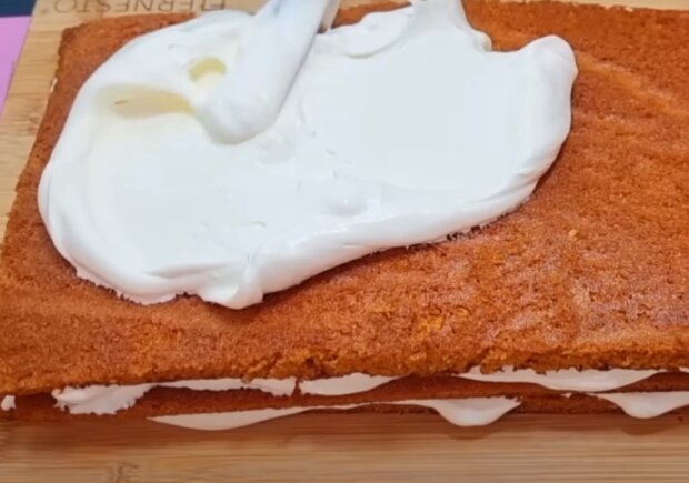 Медовик, кадр з відео