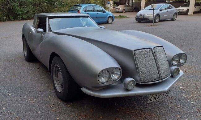 Старий Chevrolet Corvette