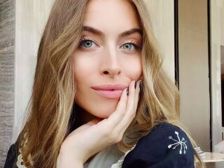 Соня Евдокименко, фото - https://www.instagram.com/iamsofiaeve/