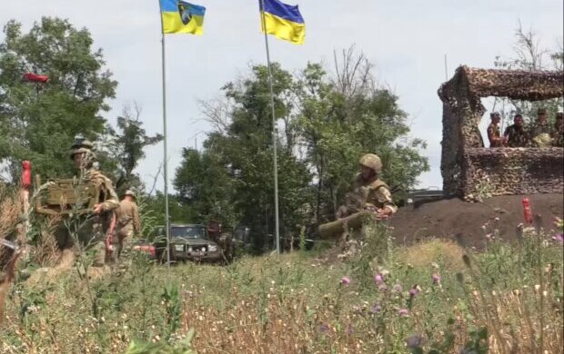 Военные на Донбассе, скриншот с видео