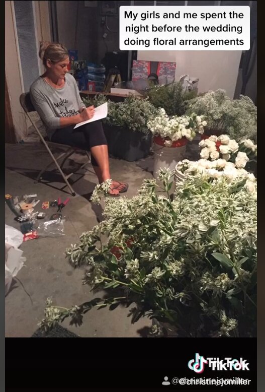 Наречена нарвала квіти на весілля, а на ранок не впізнала себе в дзеркалі