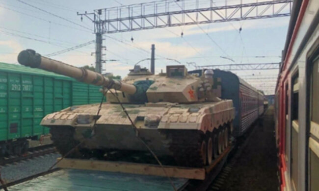 У Новосибірськ заїзджають китайські танки