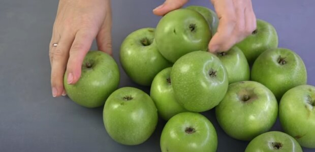 Їжте щодня: вчені назвали корисні властивості яблук