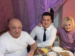 Володимир Зеленський з батьками, фото із соцмереж Президента України