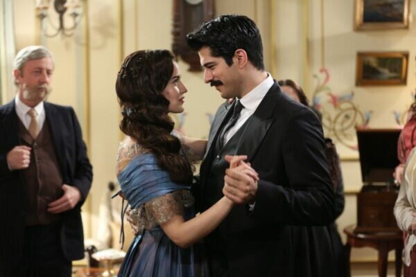 Бурак Озчівіт