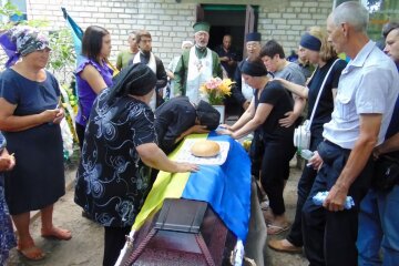 В Днепропетровской области простились с погибшим бойцом