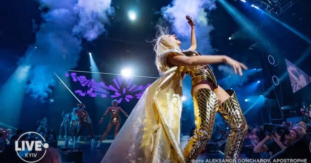 Оля Полякова