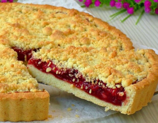 Клубничный пирог, кадр из видео