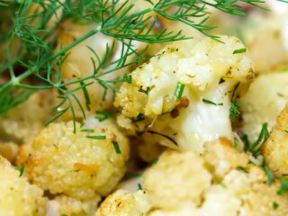 Запеченная цветная капуста, кадр из видео