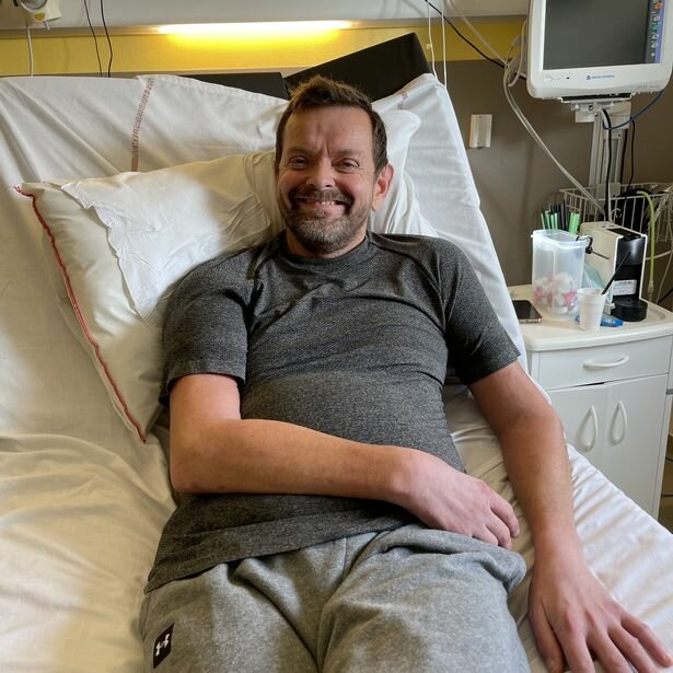 мужчине сделали трансплантацию рук