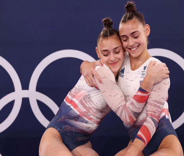 Дженніфер і Джессіка Гадірови