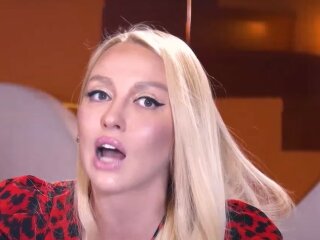 Оля Полякова