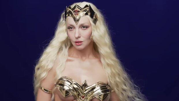 Оля Полякова