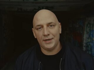 Потап, кадр из клипа на песню "Тихої ночі"