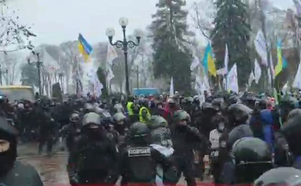 сутички під Верховною Радою 17 листопада