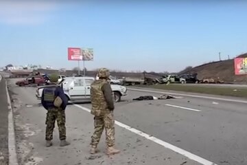 Российские военные безжалостно расстреляли гражданские машины