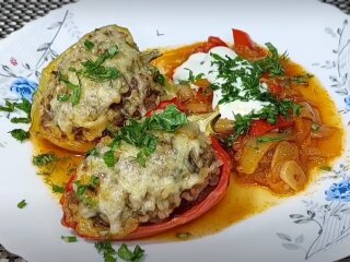 Фаршированные перцы, кадр из видео