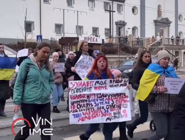 митинг женщин в Виннице за мобилизацию уклонистов