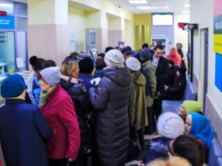 Пенсионеры, пенсии, Ощадбанк