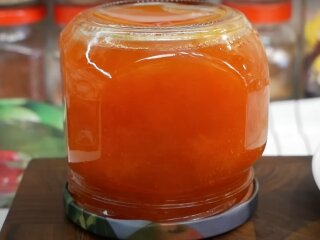 Абрикосовое варенье, кадр из видео