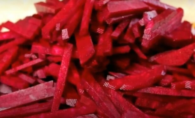 Свекольная закуска, кадр из видео