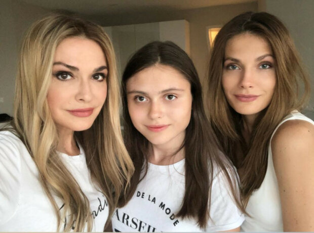 Ольга Сумская с дочками