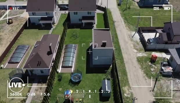 Двор Монатика