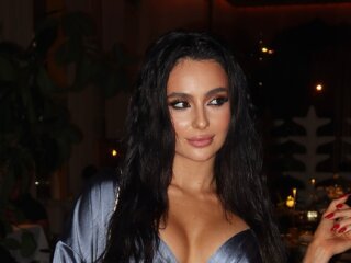 Анна Тринчер