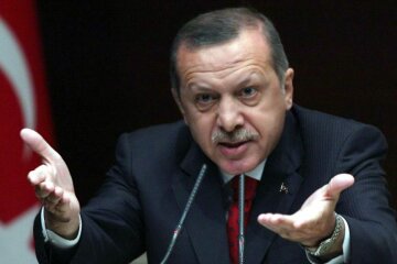 Реджеп Эрдоган подал пример своему народу. И побаловал откровенными фото