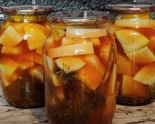 Мариновані кабачки на зиму з кетчупом
