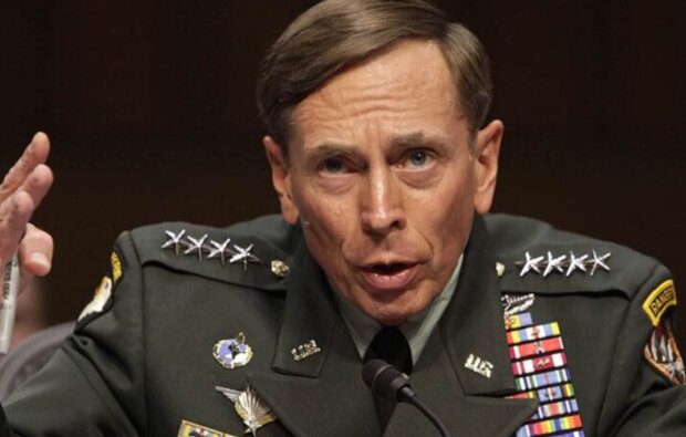 Дэвид Петреус, фото из свободных источников