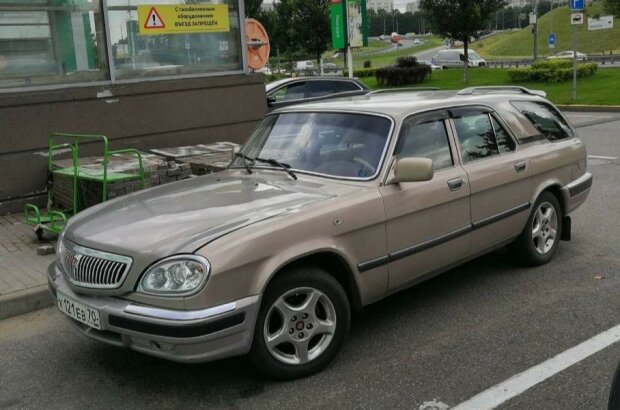 "Волгу" схрестили з Toyota Camry