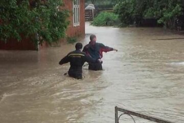 Стихия уничтожает Ивано-Франковскую область: дожди, наводнение, паводок