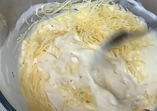 Приготування запіканки з філе, кадр з відео