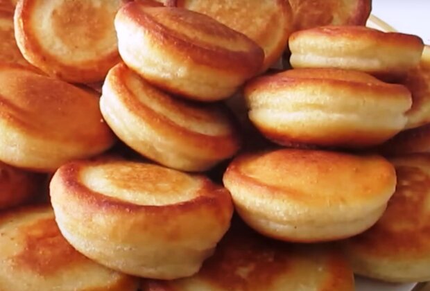 Банановые оладьи, кадр из видео